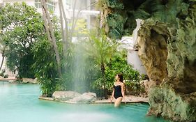 فندق دوسيت سويتس راتشادامري، بانكوك